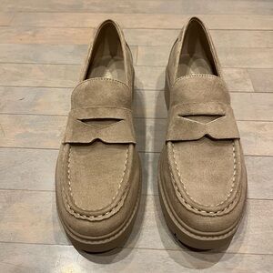 Beige Anne Klein chunky loafers size 7